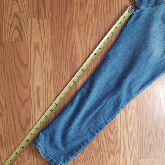 A glow maternity Jean's crop 10 - Picture 5 of 7